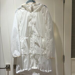 Unworn new White Hooded Lululemon Lightweight rain Mack